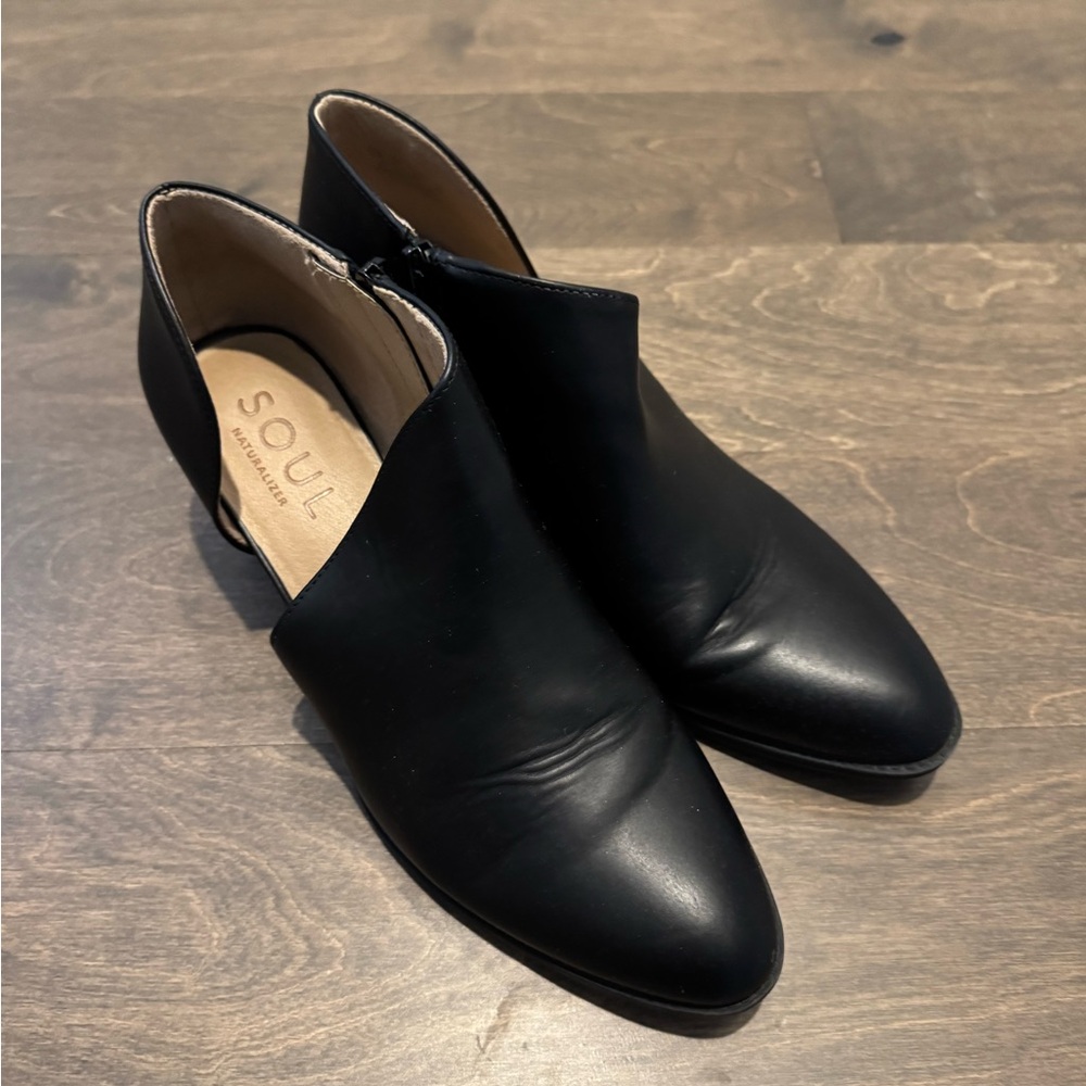 SOUL Naturalizer Black Ankle Booties